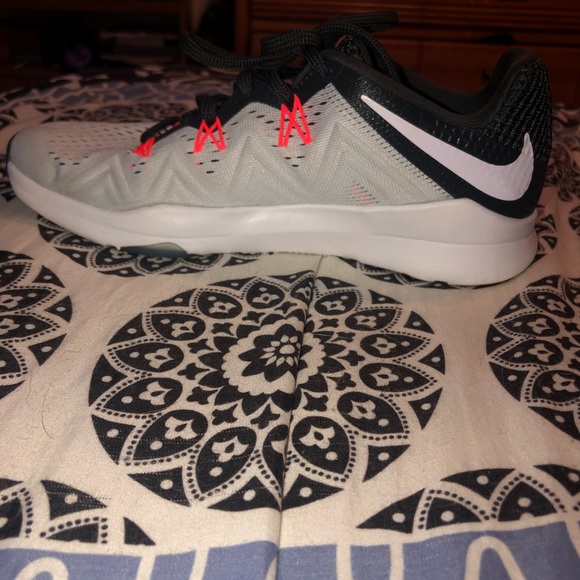 Nike Running Shoes - Picture 2 of 5